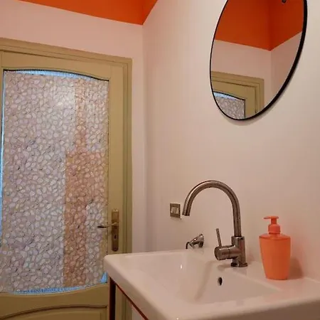 Charming With Balcony In The Historic Center