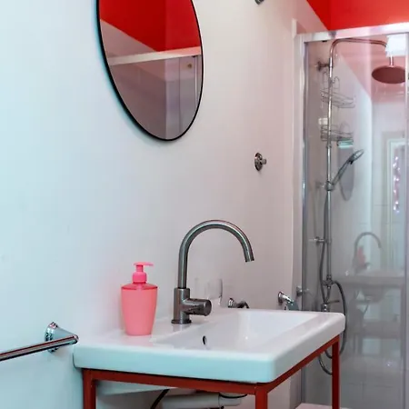 Charming With Balcony In The Historic Center