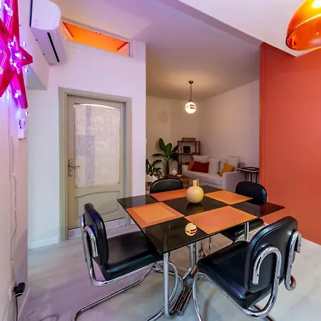 Διαμέρισμα Charming With Balcony In The Historic Center *