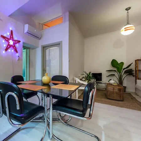 Charming With Balcony In The Historic Center * Νάπολη