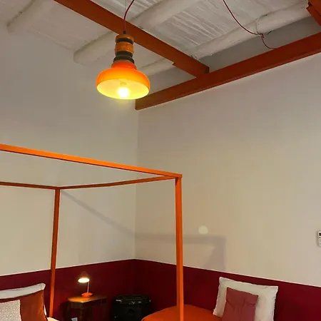 Charming With Balcony In The Historic Center Νάπολη